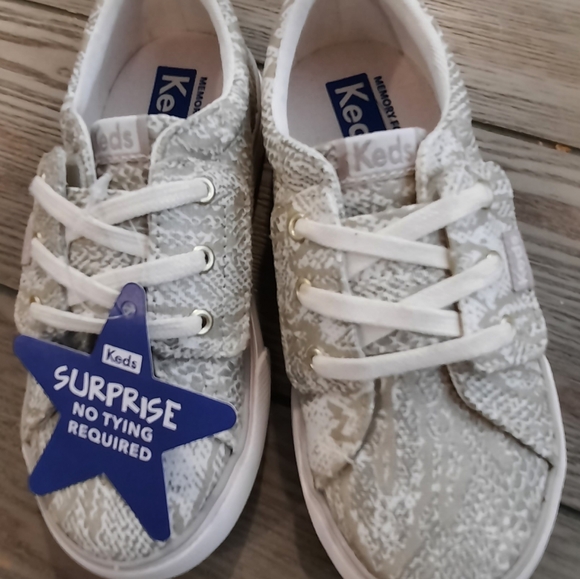 KEDS Jumpkick Sneakers - Picture 1 of 3